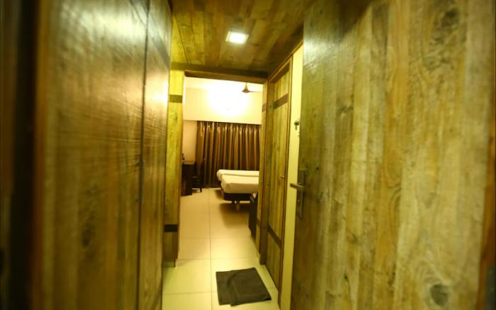 WESTLAND HOTEL