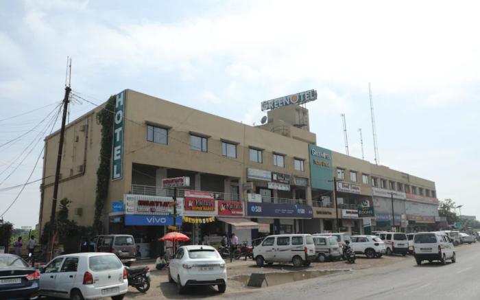 GreenOtel Rooms Hazira Surat