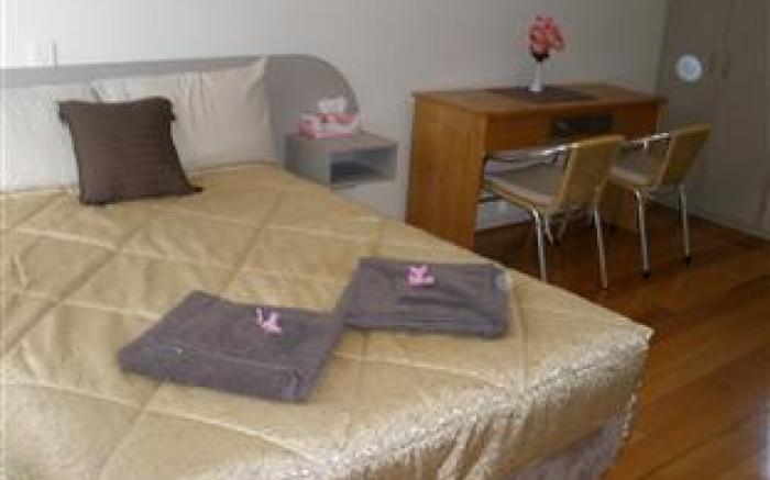 Palms Oasis Motel