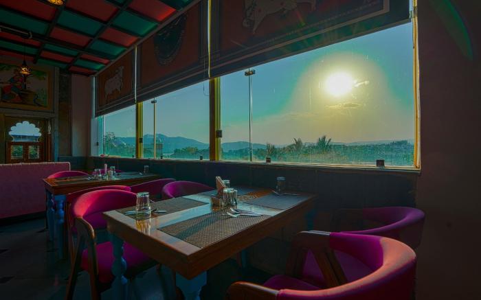 AAJ HAVELI - Pichola Lake Facing Hotel 