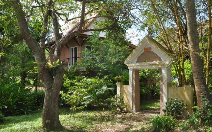 Piman Pu Lek A beachfront serviced 1 br villa