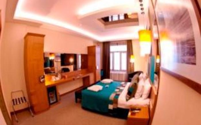 Collage Pera Hotel
