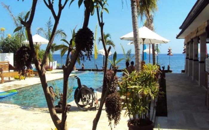 Kelapa Lovina Beach Villa