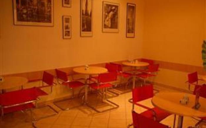 Roberto Hotel