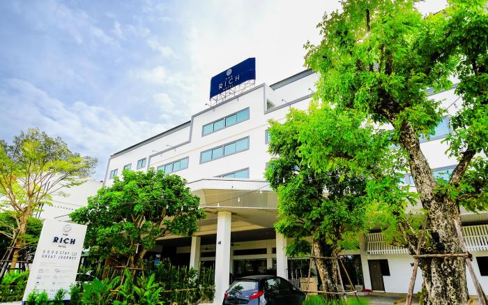 The Rich Hotel