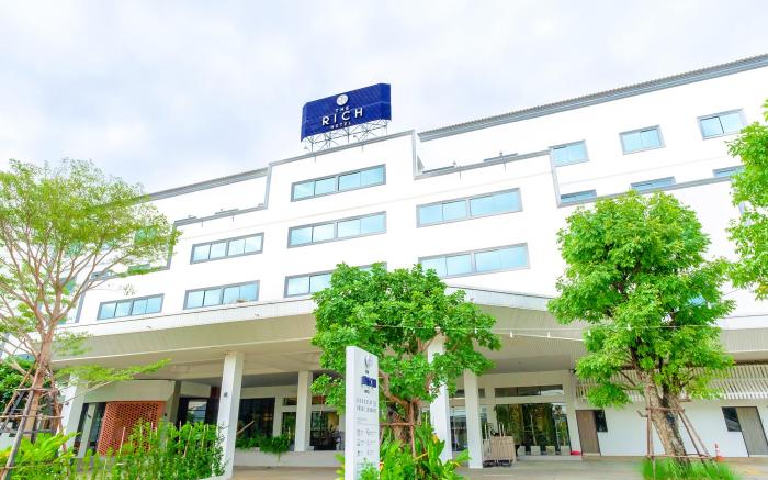 The Rich Hotel