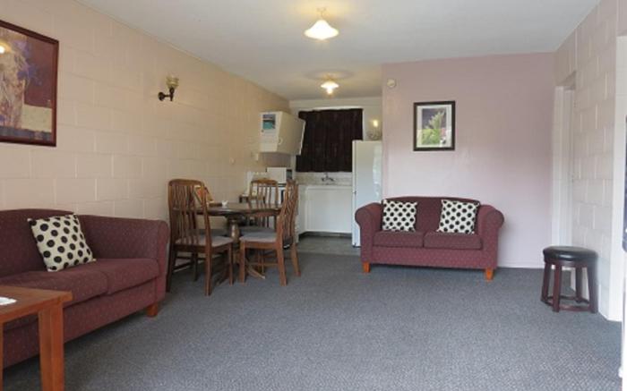 289 Midway Motel