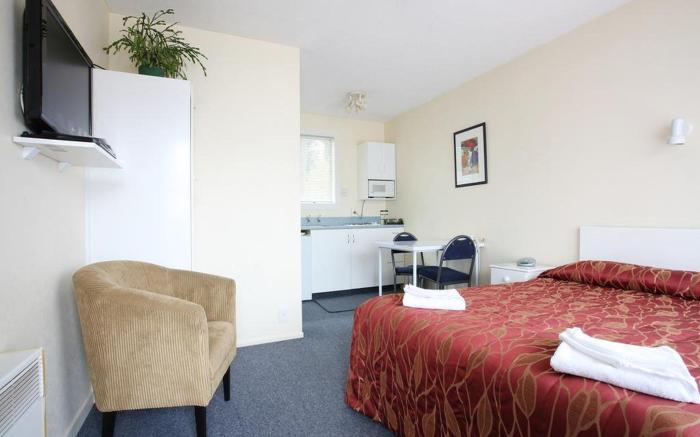 Queens Park Motels