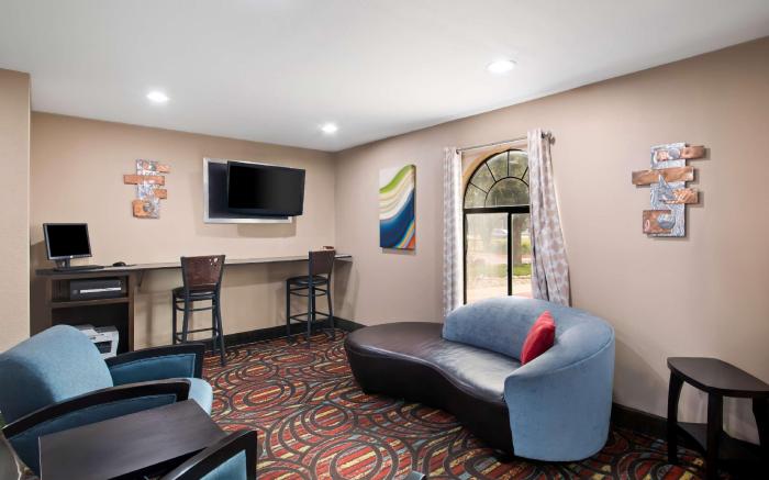 Best Western Cedar Inn