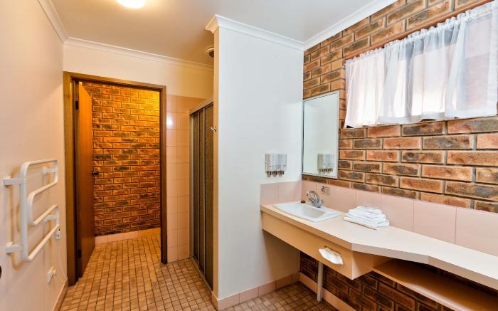 Hume Country Motor Inn