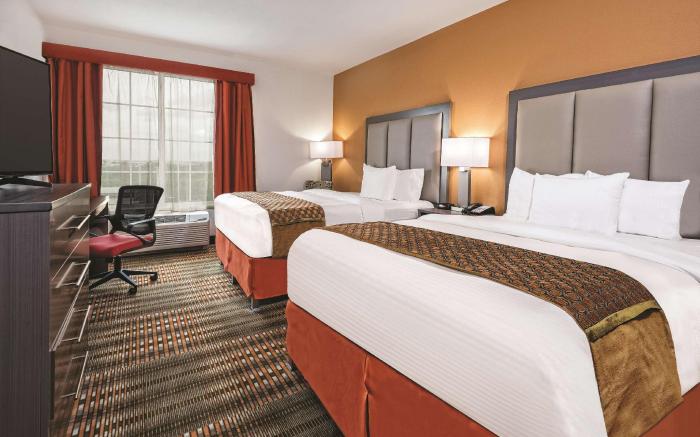 La Quinta by Wyndham San Antonio by Frost Bank Center
