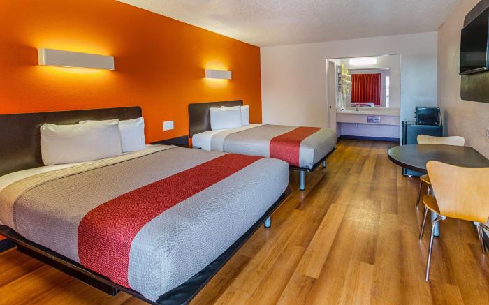 Motel 6 Waxahachie, TX