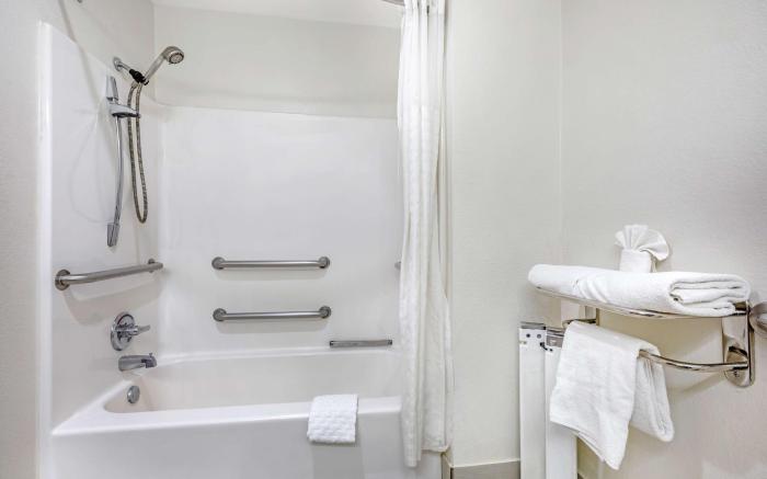 Best Western Club House Inn & Suites