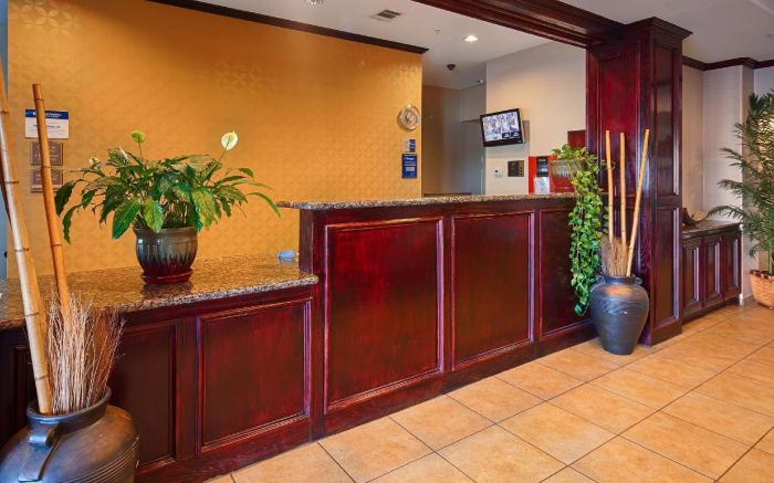 Best Western Lockhart Hotel and Suites