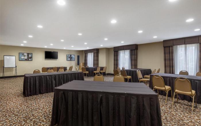Best Western Bastrop Pines Inn