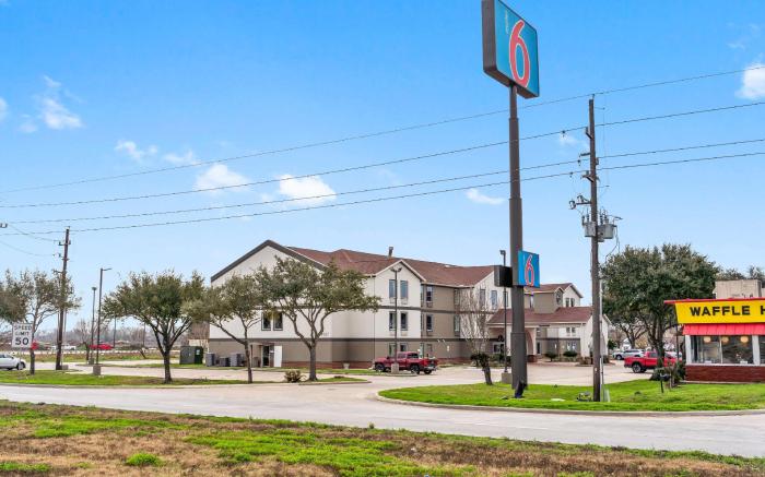Motel 6 Rosenberg, TX