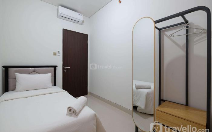 Elegant & Comfy 3BR Transpark Cibubur By Travelio