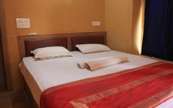 Mud Mirror Guest House