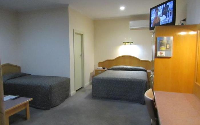 Glenelg Motel