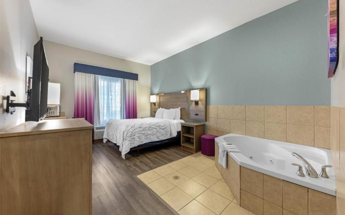 Best Western Plus San Antonio East Inn & Suites