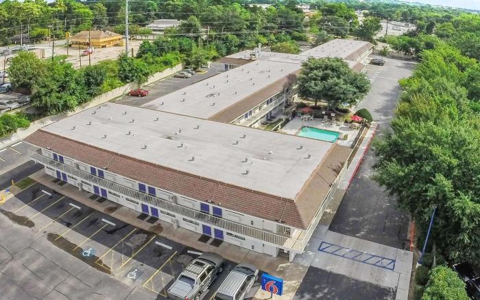 Motel 6 Huntsville, TX