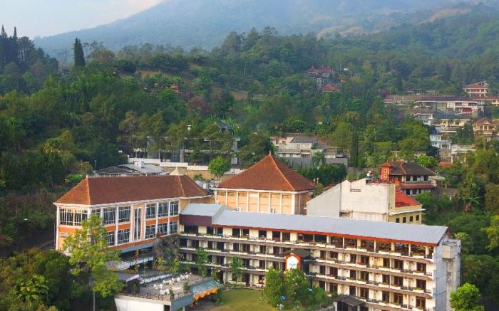 Royal Hotel and Convention Tretes