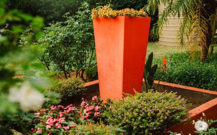 VJ's Guesthouse & Restaurant