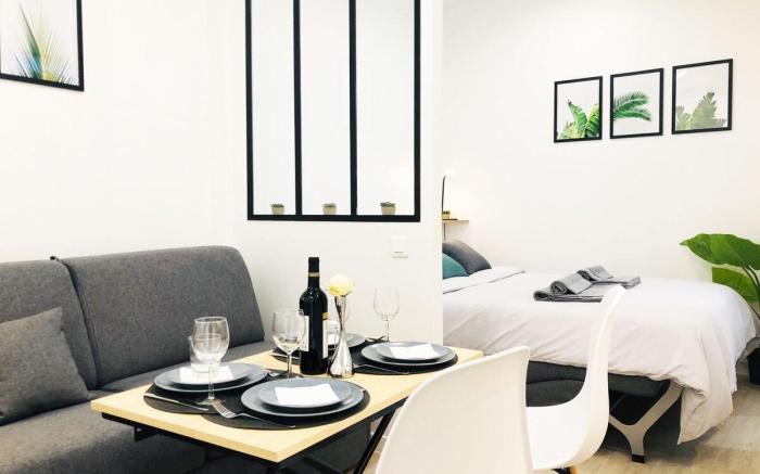 New design apartment. Champs Elysées