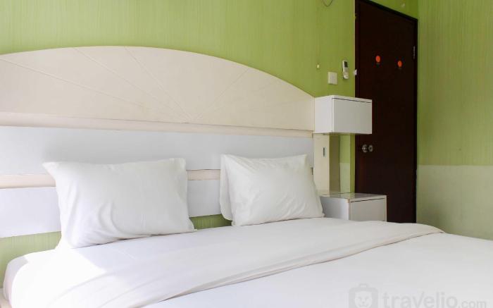 Cozy Stay 2BR Ancol Marina Apartment By Travelio