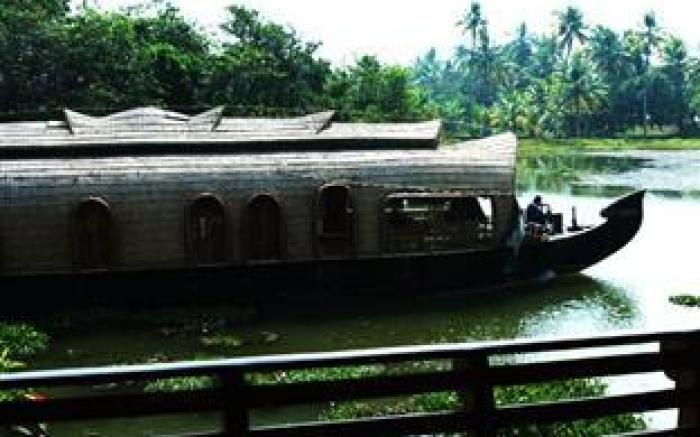 Backwater Breeze Hotel