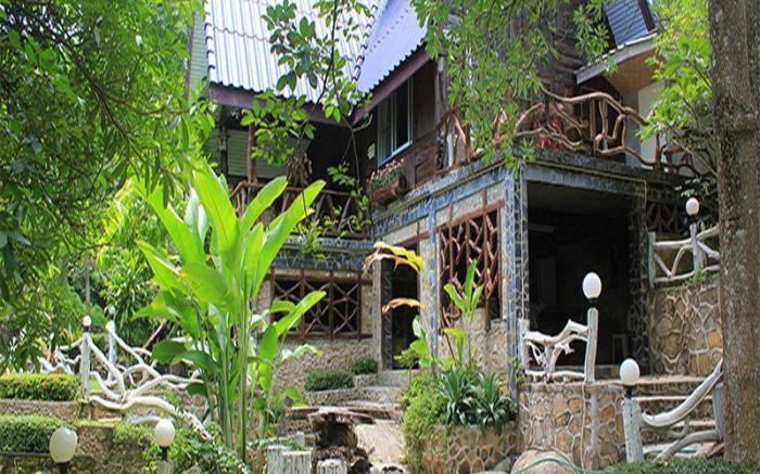 Baan Fahsai Resort