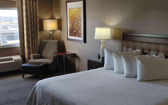 Wyndham Omaha/West Dodge