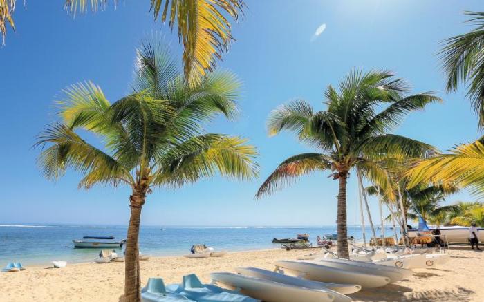 Victoria Beachcomber Resort & Spa