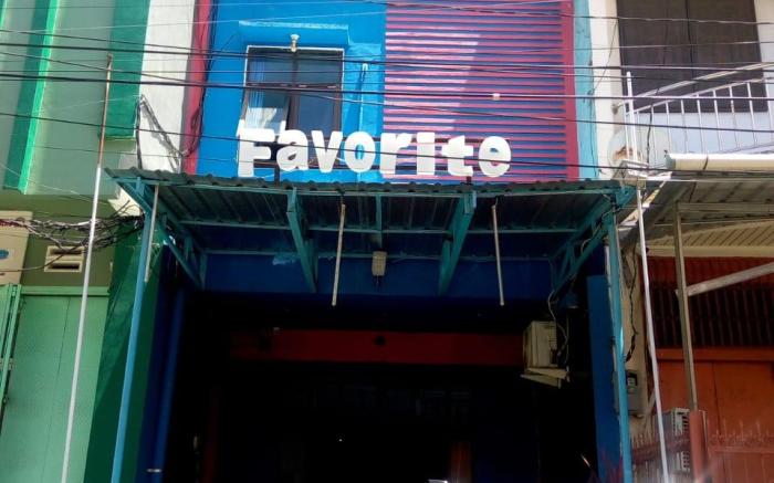 OYO 90856 Wisma Favorite Makassar Near Benteng Rotterdam