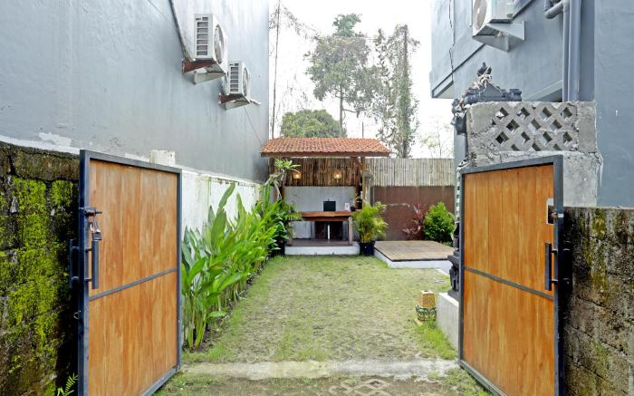 OYO 90854 Loka Anyar Guest House