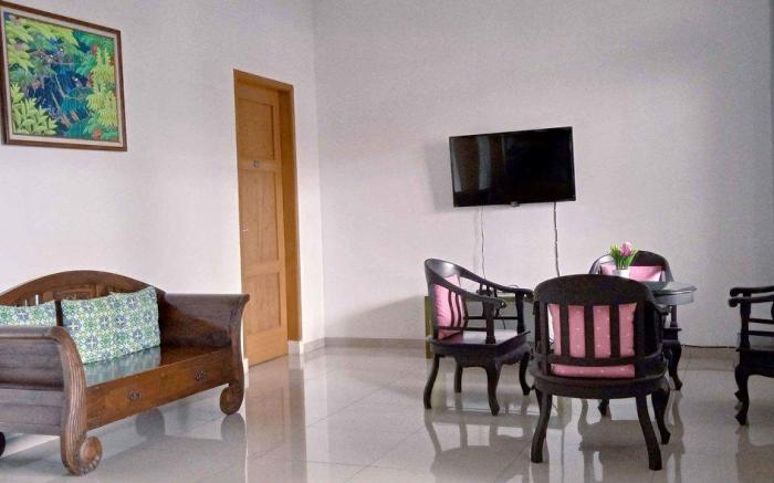Guest House Pinarak 2 Syariah near GOR Satria Purwokerto Mitra RedDoorz