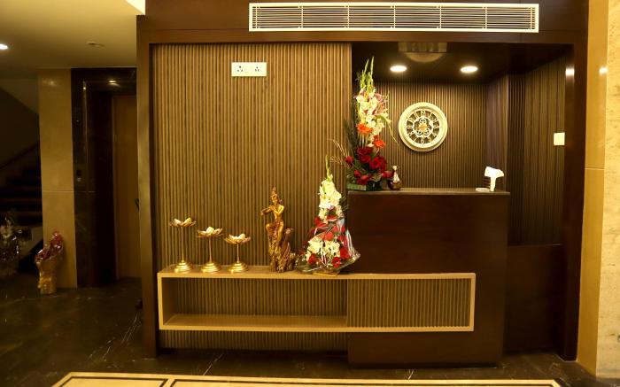 Hotel Grand Girdhar