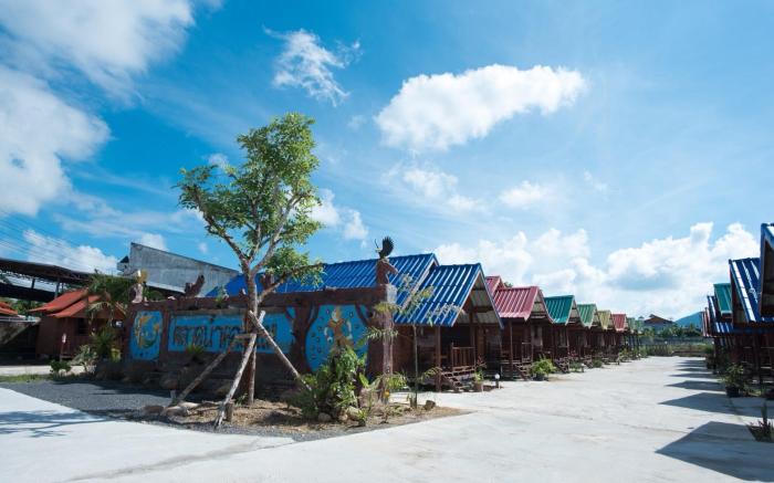 taladnam klonghae resort