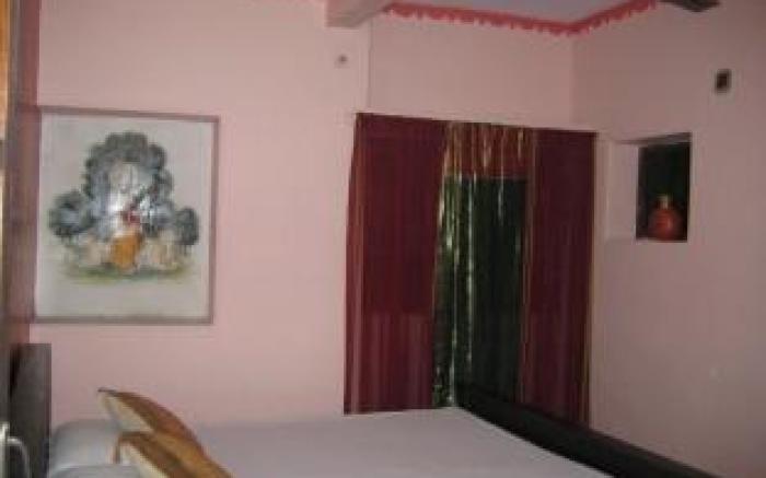 Pushp Guest House