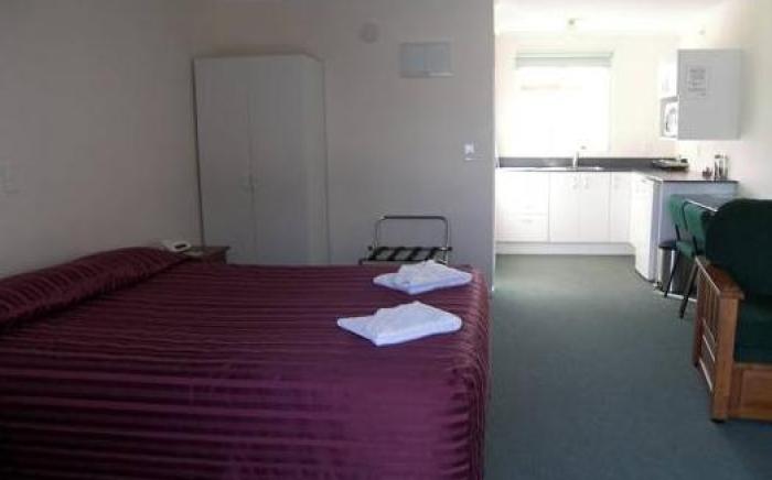 554 Moana Court Motel