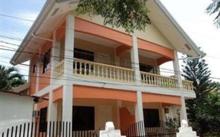 Menchus Pension House
