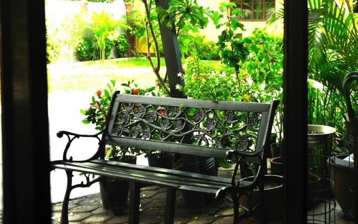 Antonio's Apartelle and Suites