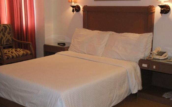 Alicia Hotel & Restaurant