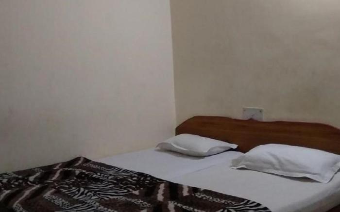 Goroomgo Viren Plaza Agra