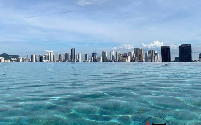 Sunshine *Komtar View*Rooftop Pool*Smart TV*Wifi