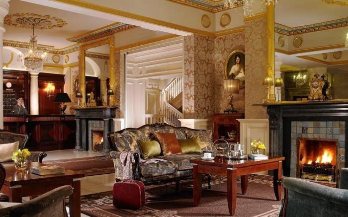 Buswells Hotel