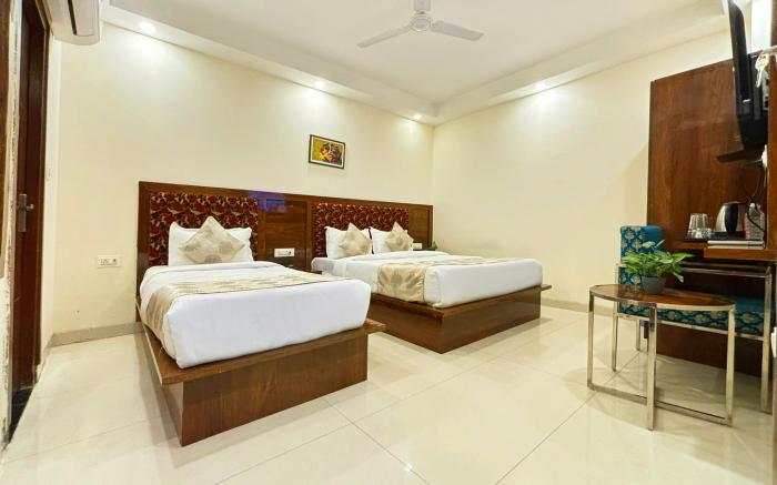 Hotel Emblem Suites Near Delhi Airport