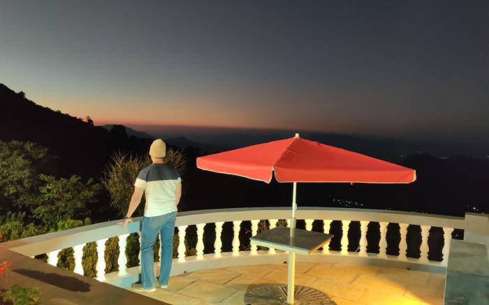 Hilltop Resort and Glamping