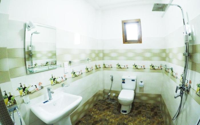 Scenery River Star Hotel