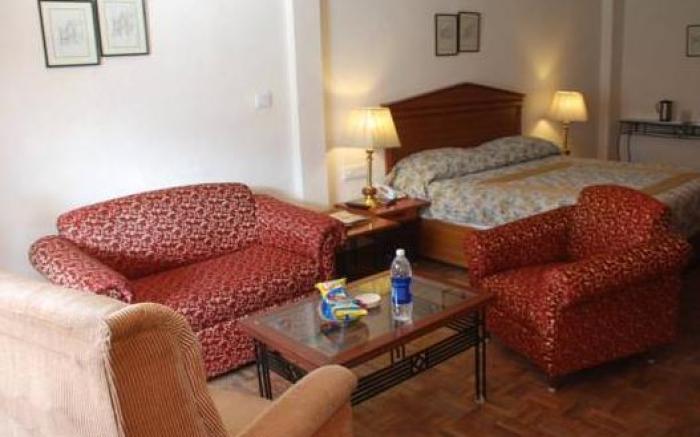 Classic The Mall Hotel